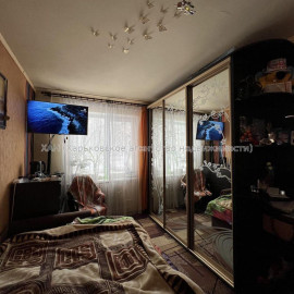 Продам квартиру, Непокоренных ул. , 1  ком., 17 м², советский ремонт
