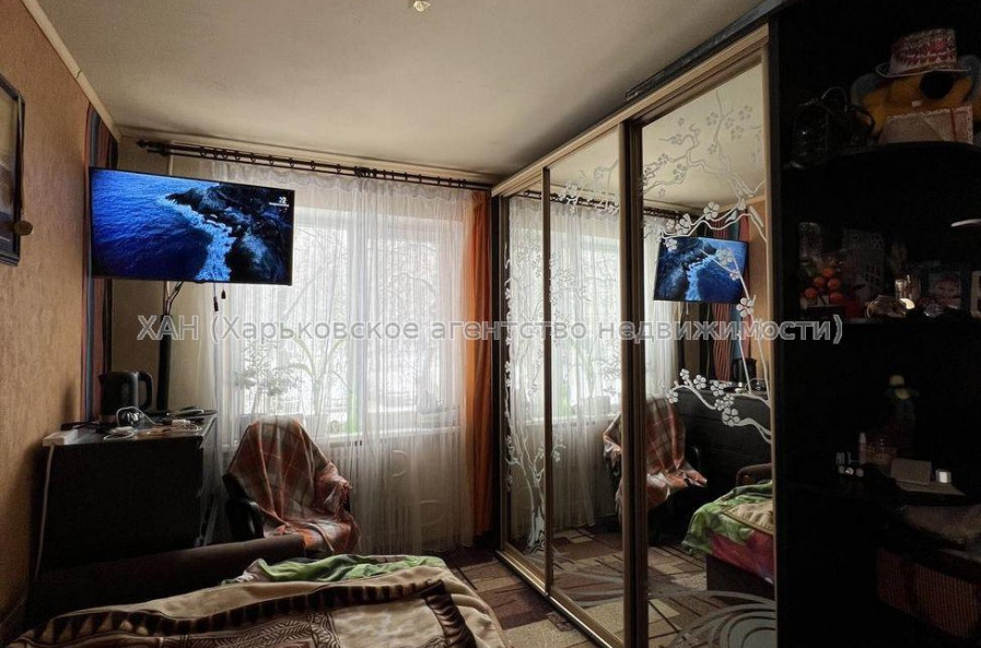 Продам квартиру, Непокоренных ул. , 1  ком., 17 м², советский ремонт 