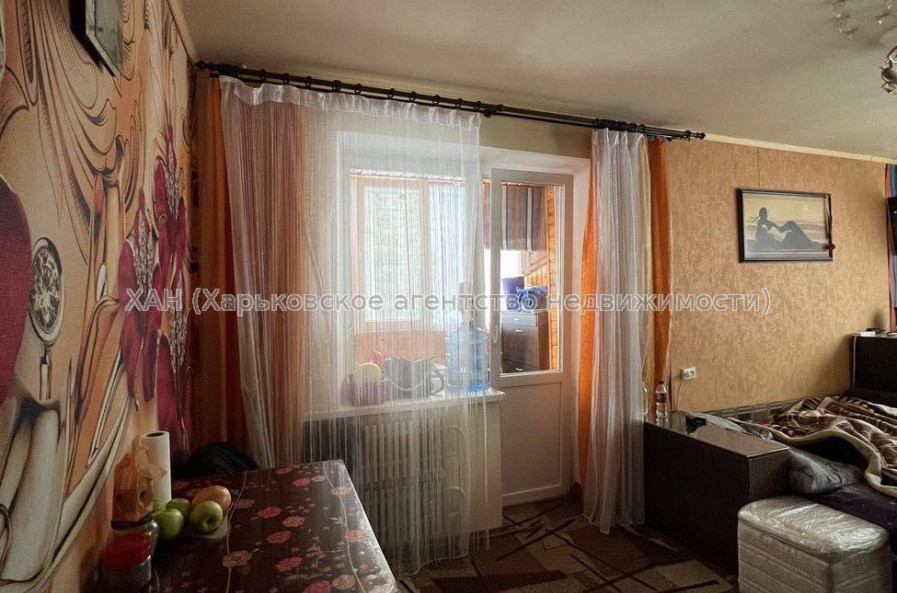 Продам квартиру, Непокоренных ул. , 1  ком., 17 м², советский ремонт 