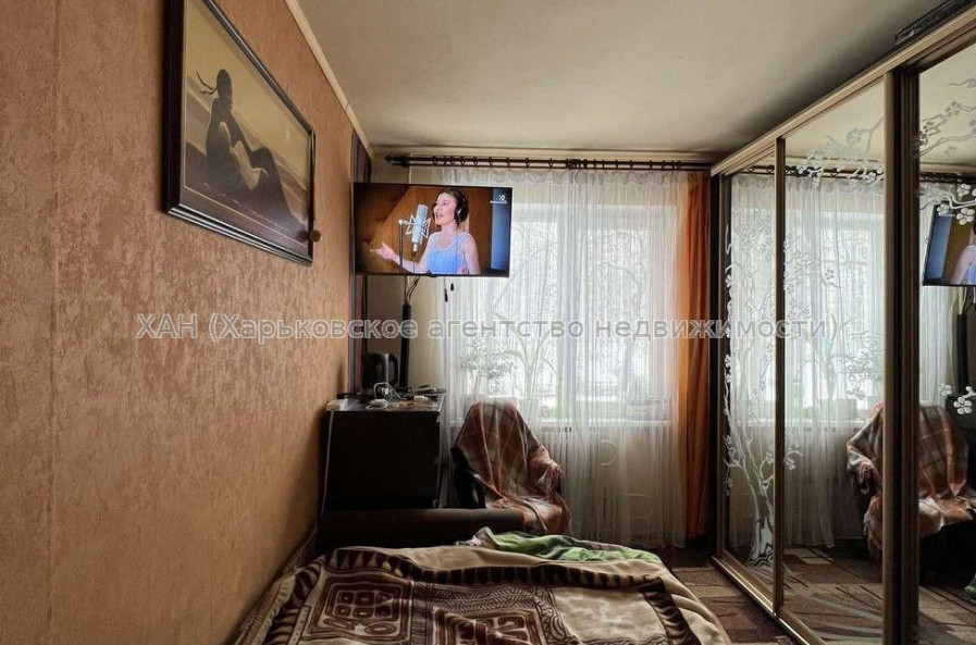 Продам квартиру, Непокоренных ул. , 1  ком., 17 м², советский ремонт 