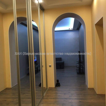 Продам квартиру, Ярослава Мудрого ул. , 3  ком., 106 м², авторский дизайн 