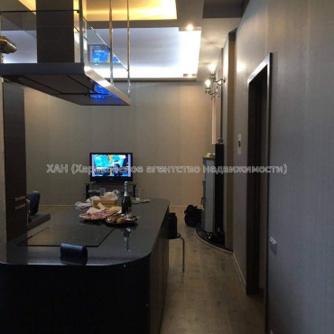 Продам квартиру, Ярослава Мудрого ул. , 3  ком., 106 м², авторский дизайн 