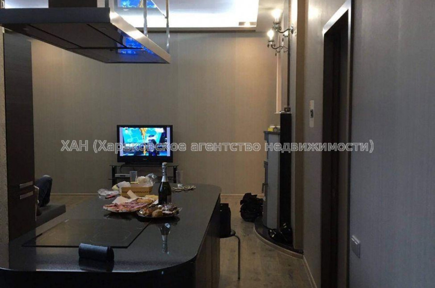 Продам квартиру, Ярослава Мудрого ул. , 3  ком., 106 м², авторский дизайн 