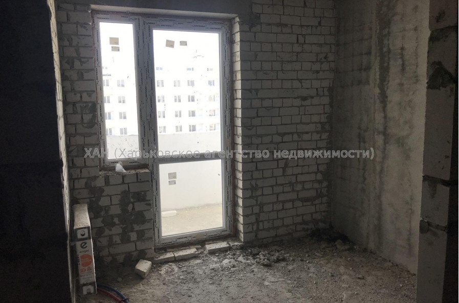 Продам квартиру, Мира ул. , 1  ком., 40 м², без внутренних работ 