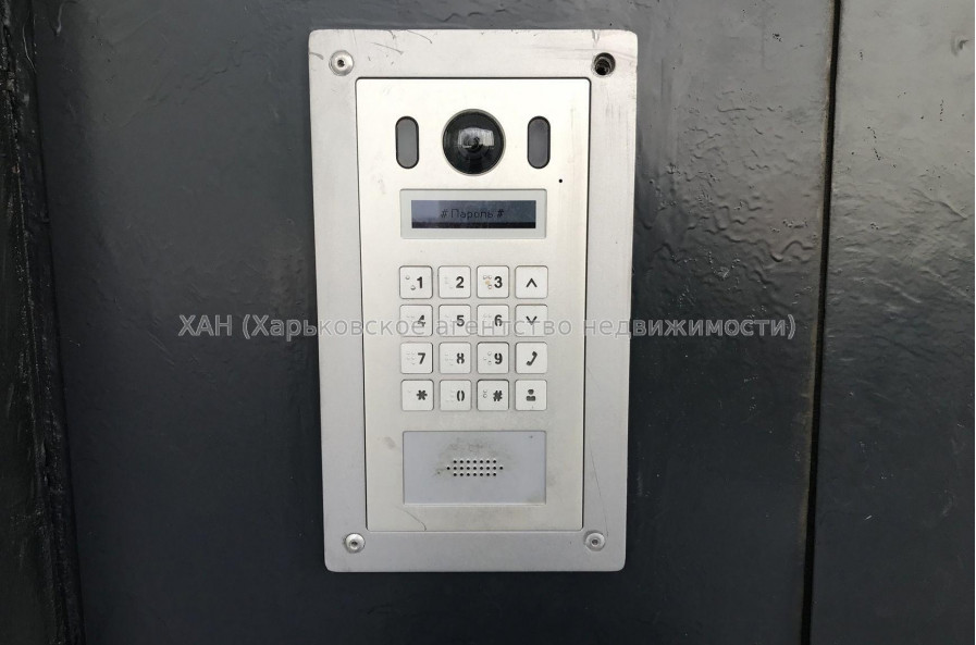 Продам квартиру, Мира ул. , 1  ком., 40 м², без внутренних работ 