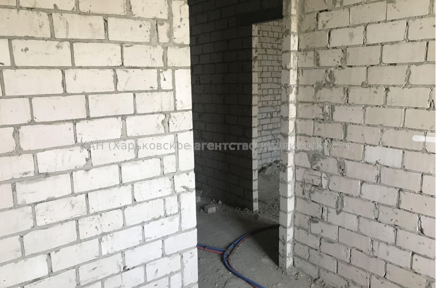 Продам квартиру, Мира ул. , 1  ком., 40 м², без внутренних работ 