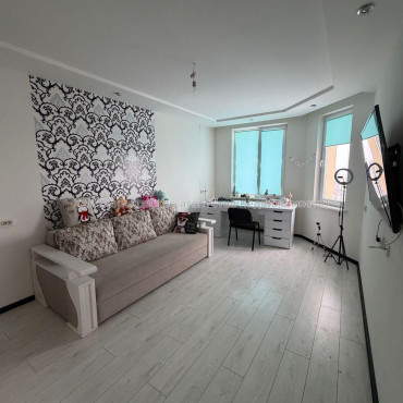 Продам квартиру, Юбилейный просп. , 3  ком., 105 м², евроремонт 