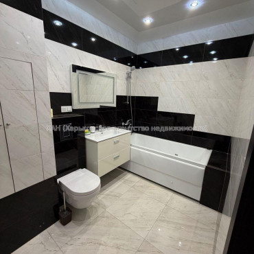 Продам квартиру, Юбилейный просп. , 3  ком., 105 м², евроремонт 