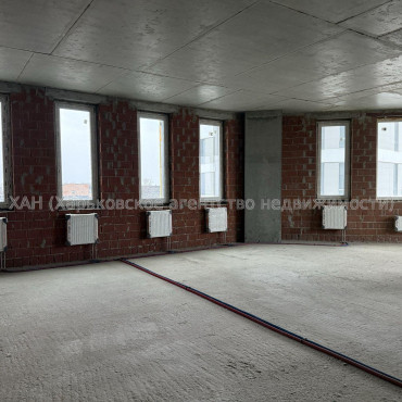 Продам квартиру, Сокольницкая ул. , 3 кім., 105 м², без внутренних работ 