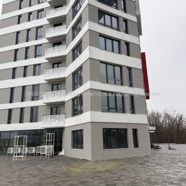 Продам квартиру, Сокольницкая ул. , 3 кім., 105 м², без внутренних работ 