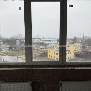 Продам квартиру, Сокольницкая ул. , 3 кім., 105 м², без внутренних работ 