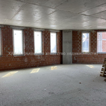 Продам квартиру, Сокольницкая ул. , 3 кім., 105 м², без внутренних работ 