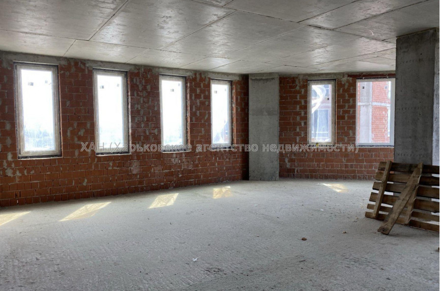 Продам квартиру, Сокольницкая ул. , 3 кім., 105 м², без внутренних работ 