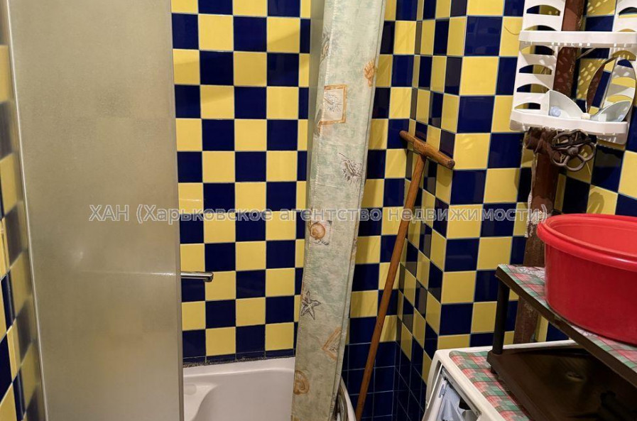 Продам квартиру, Гвардейцев Широнинцев ул. , 1 кім., 30 м², косметический ремонт 