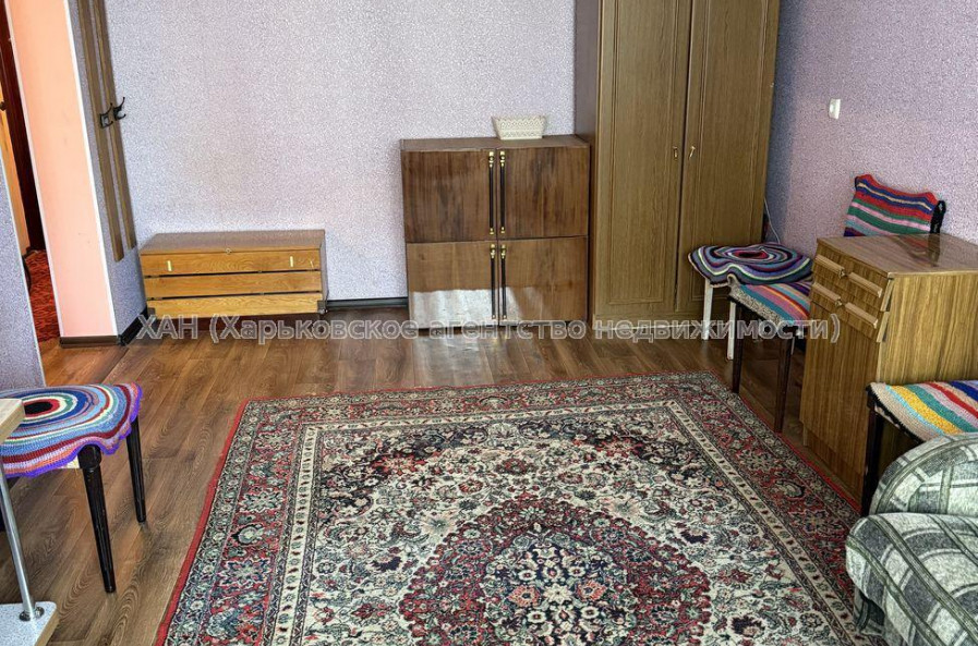 Продам квартиру, Гвардейцев Широнинцев ул. , 1 кім., 30 м², косметический ремонт 