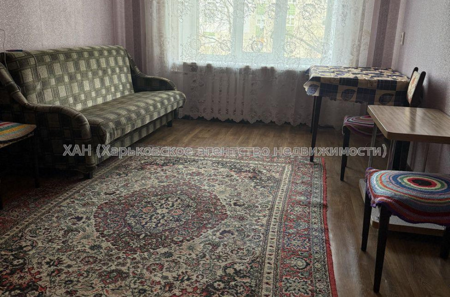 Продам квартиру, Гвардейцев Широнинцев ул. , 1 кім., 30 м², косметический ремонт 