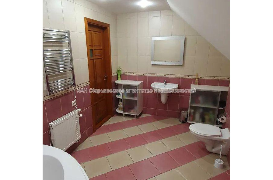 Продам дом, 550 м², 12 сот., капитальный ремонт 