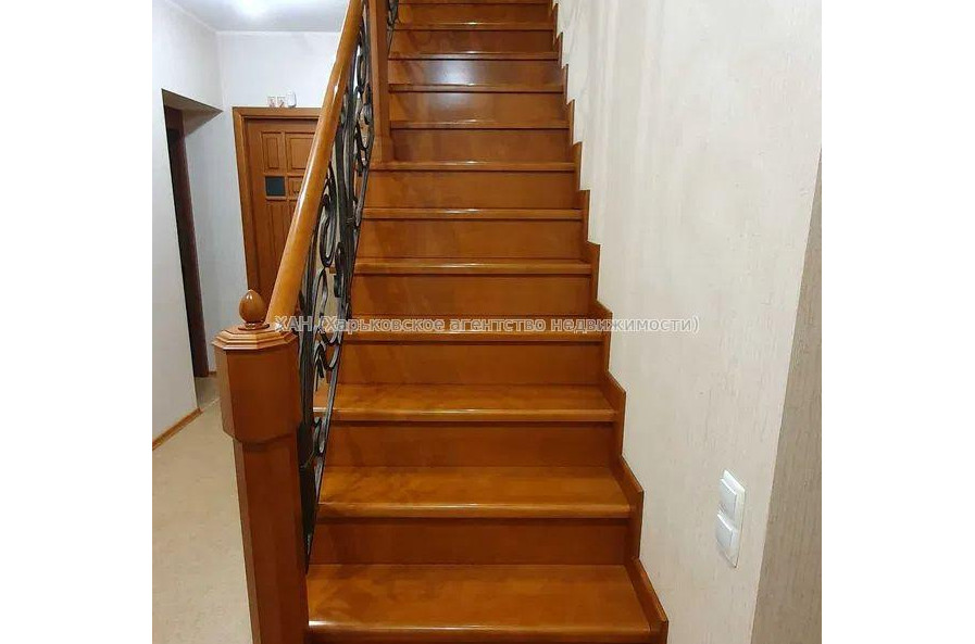 Продам дом, 550 м², 12 сот., капитальный ремонт 