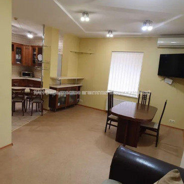 Продам будинок, 550 м², 12 соток, капитальный ремонт 