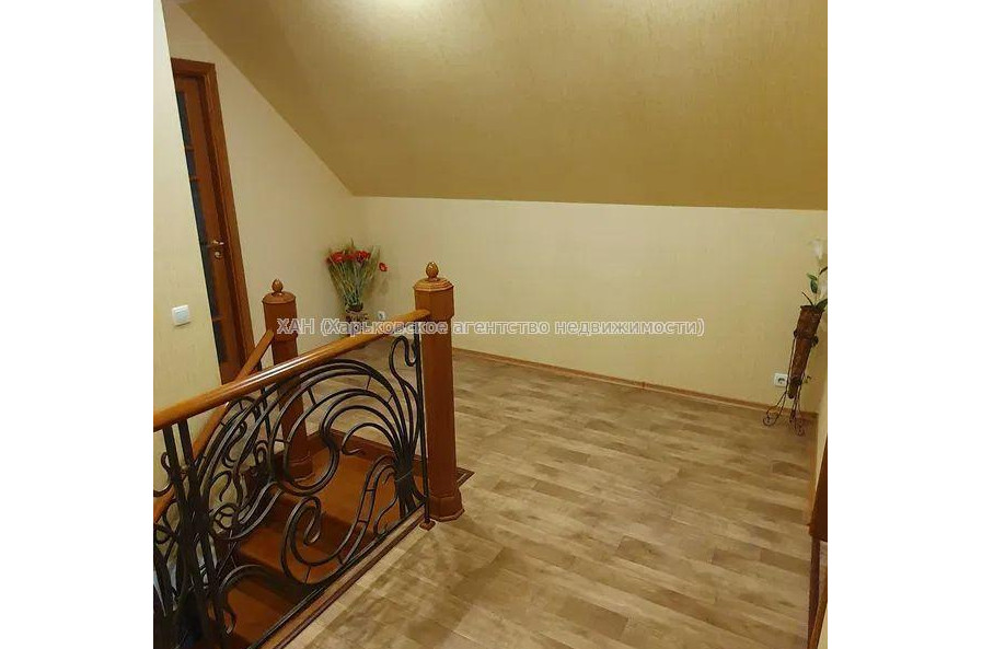 Продам дом, 550 м², 12 сот., капитальный ремонт 