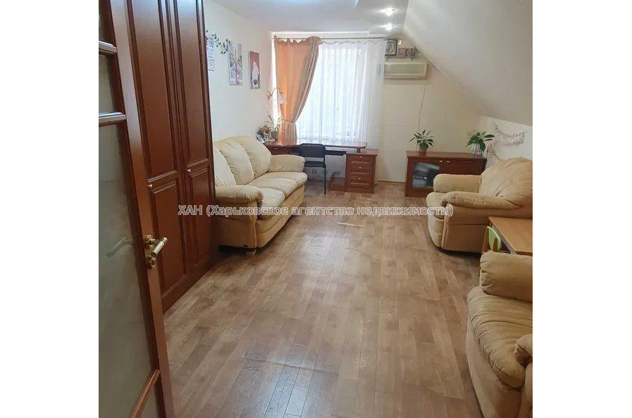 Продам дом, 550 м², 12 сот., капитальный ремонт 