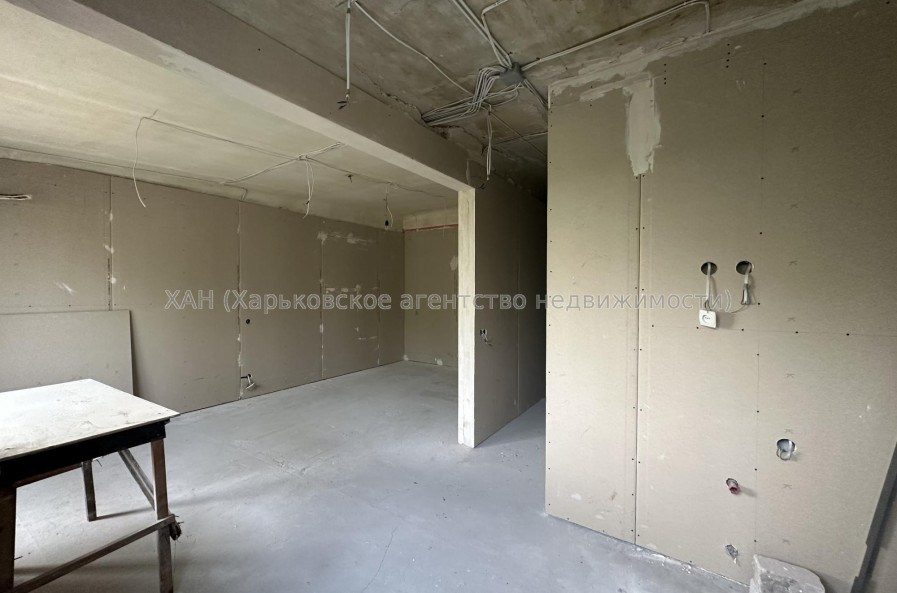 Продам квартиру, Аэрокосмический пр. , 1  ком., 33.10 м², без отделочных работ 