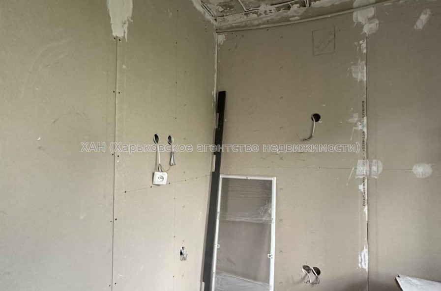 Продам квартиру, Аэрокосмический пр. , 1  ком., 33.10 м², без отделочных работ 