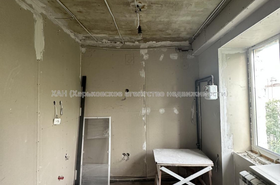 Продам квартиру, Аэрокосмический пр. , 1  ком., 33.10 м², без отделочных работ 