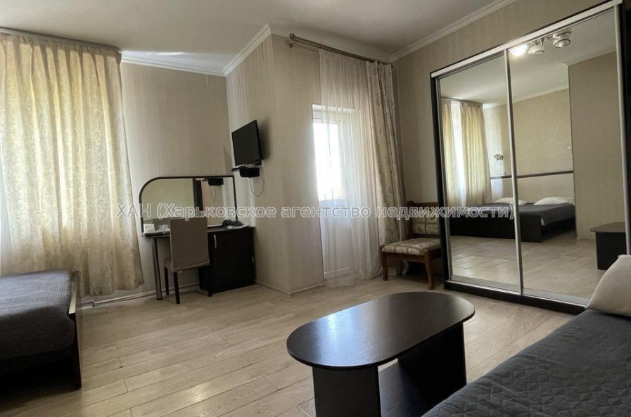 Продам нежитлову нерухомість, отель , 240 м², капитальный ремонт 