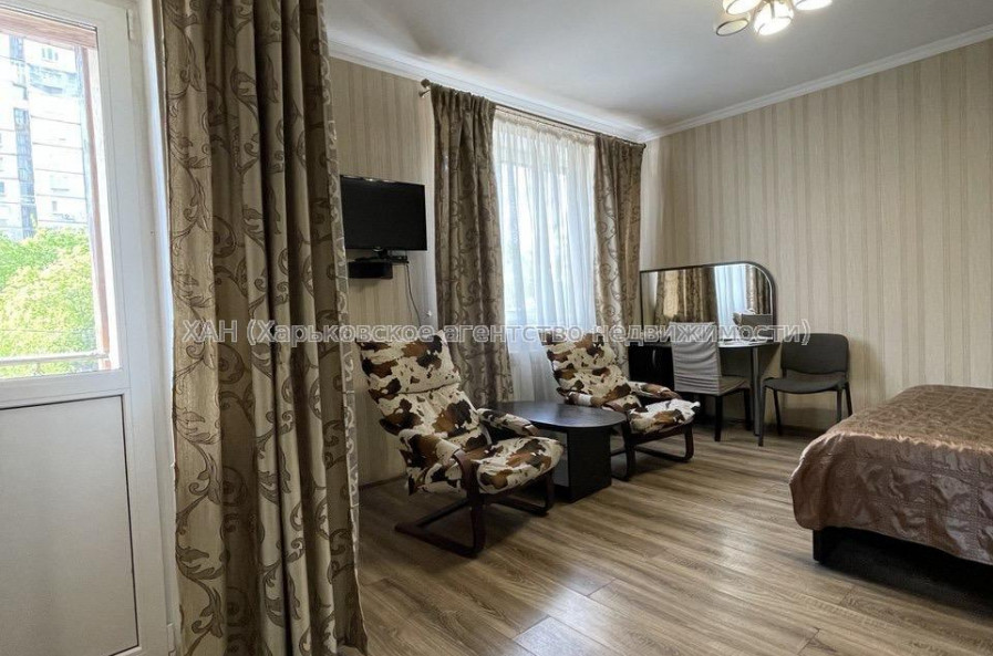 Продам нежитлову нерухомість, отель , 240 м², капитальный ремонт 