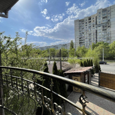 Продам нежилую недвижимость, отель , 240 м², капитальный ремонт 