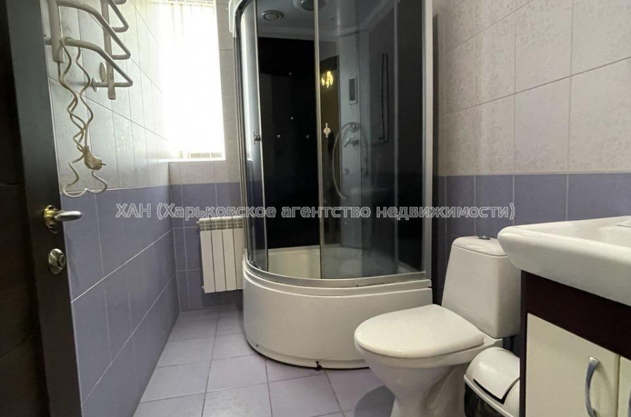 Продам нежитлову нерухомість, отель , 240 м², капитальный ремонт 