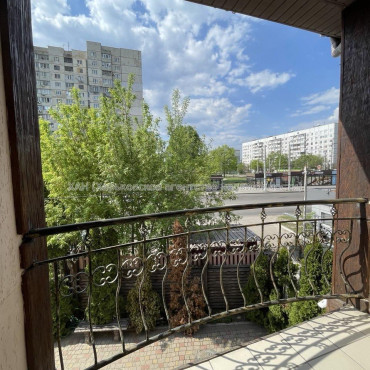 Продам нежилую недвижимость, отель , 240 м², капитальный ремонт 