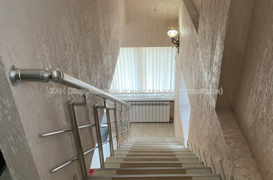 Продам нежитлову нерухомість, отель , 240 м², капитальный ремонт 