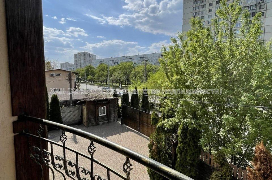 Продам нежитлову нерухомість, отель , 240 м², капитальный ремонт 