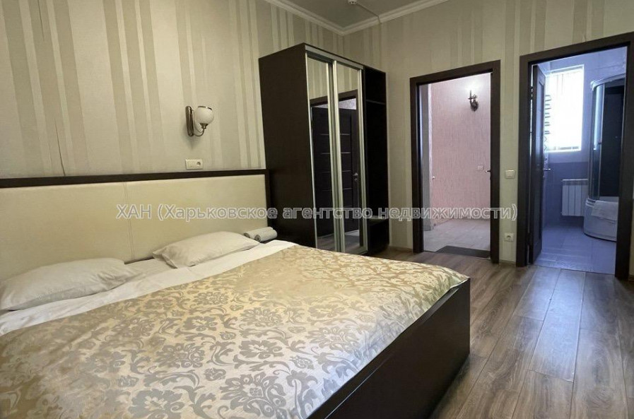 Продам нежитлову нерухомість, отель , 240 м², капитальный ремонт 