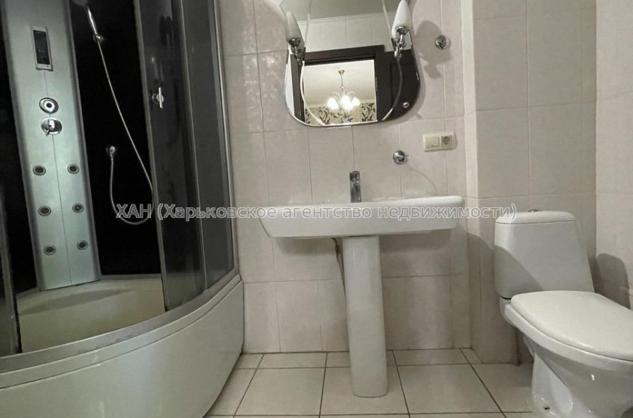 Продам нежитлову нерухомість, отель , 240 м², капитальный ремонт 