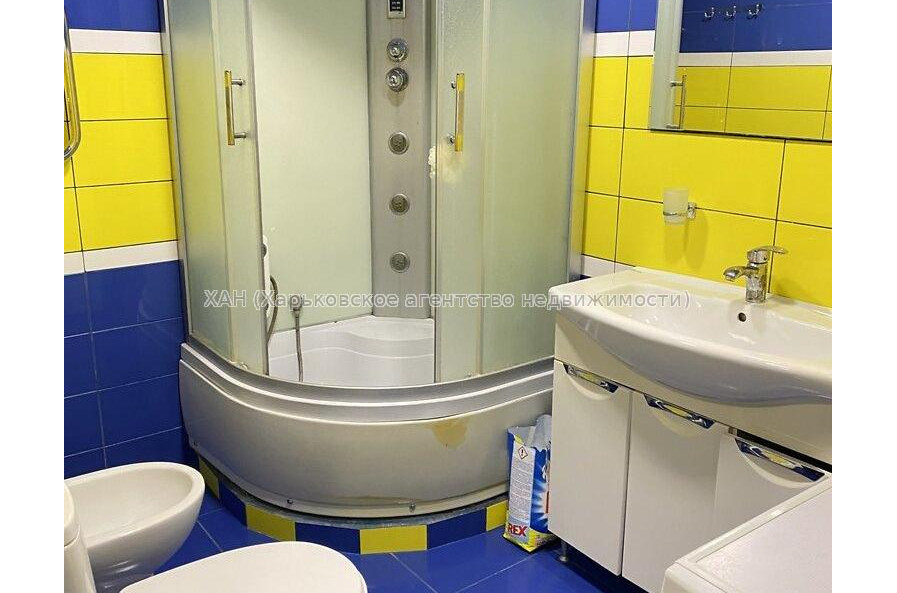 Продам квартиру, Баварский пер. , 3  ком., 64 м², капитальный ремонт 