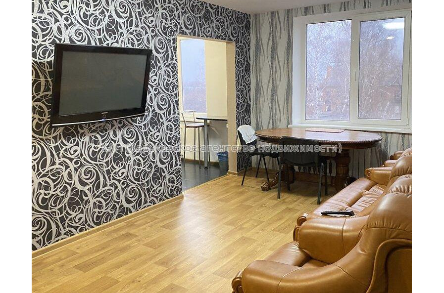 Продам квартиру, Баварский пер. , 3  ком., 64 м², капитальный ремонт 
