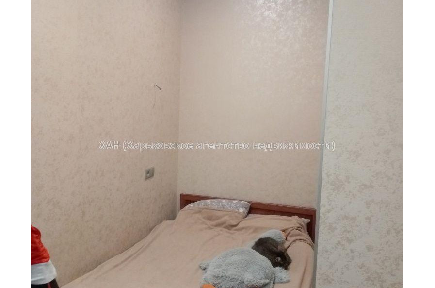 Продам квартиру, Михаила Комарова ул. , 4  ком., 96 м², частичный ремонт 