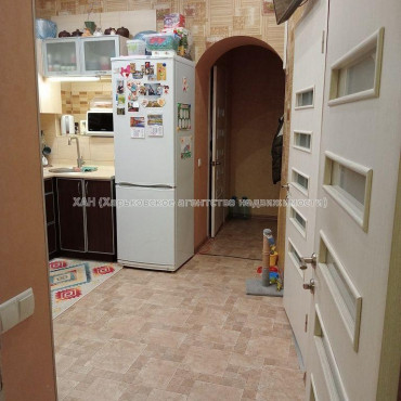 Продам квартиру, Михаила Комарова ул. , 4 кім., 96 м², частичный ремонт 