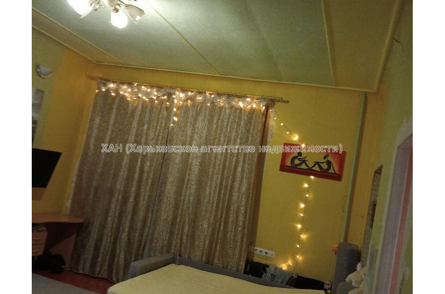 Продам квартиру, Михаила Комарова ул. , 4  ком., 96 м², частичный ремонт 