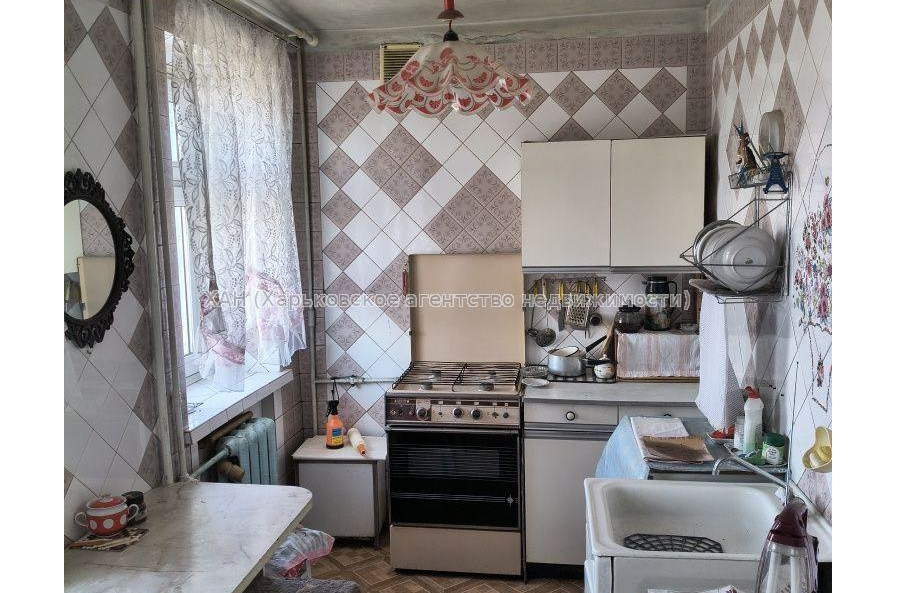 Продам квартиру, Льва Ландау просп. , 3  ком., 74.40 м², советский ремонт 