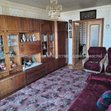 Продам квартиру, Льва Ландау просп. , 3  ком., 74.40 м², советский ремонт 