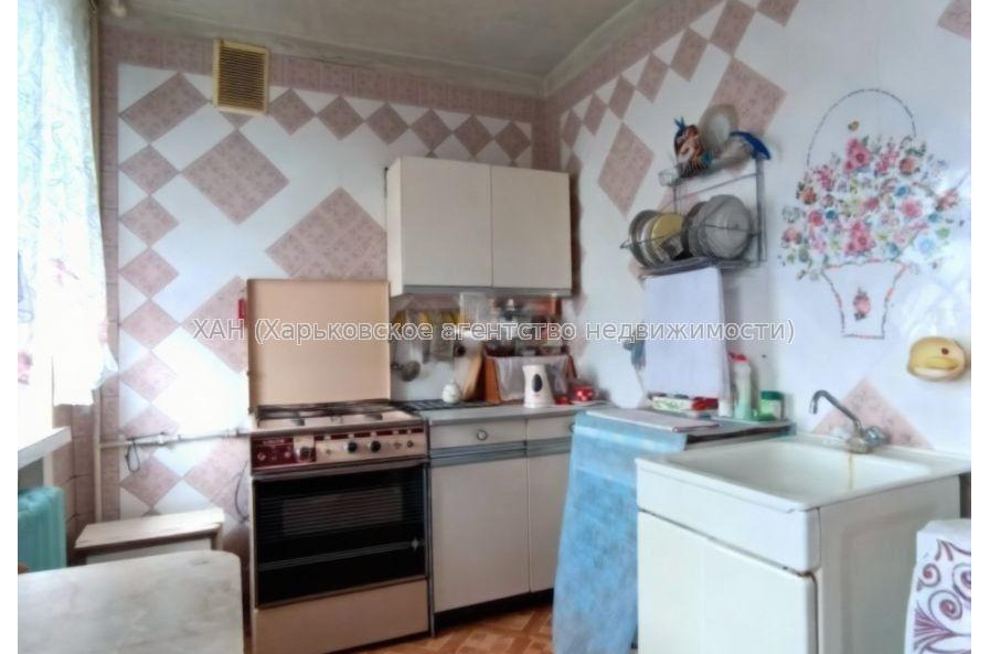 Продам квартиру, Льва Ландау просп. , 3 кім., 74.40 м², советский ремонт 
