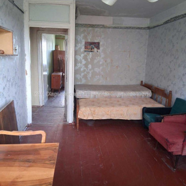 Продам квартиру, Гвардейцев Широнинцев ул. , 2 кім., 49.10 м², без ремонта 