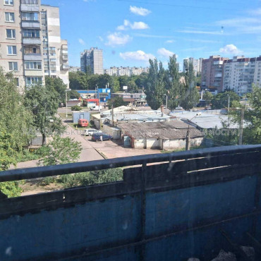 Продам квартиру, Гвардейцев Широнинцев ул. , 2 кім., 49.10 м², без ремонта 