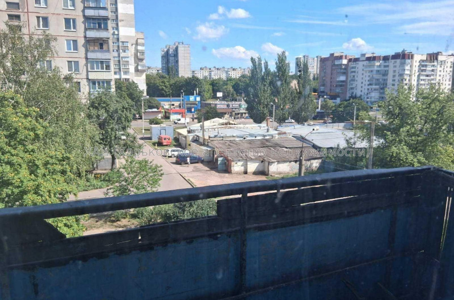 Продам квартиру, Гвардейцев Широнинцев ул. , 2 кім., 49.10 м², без ремонта 