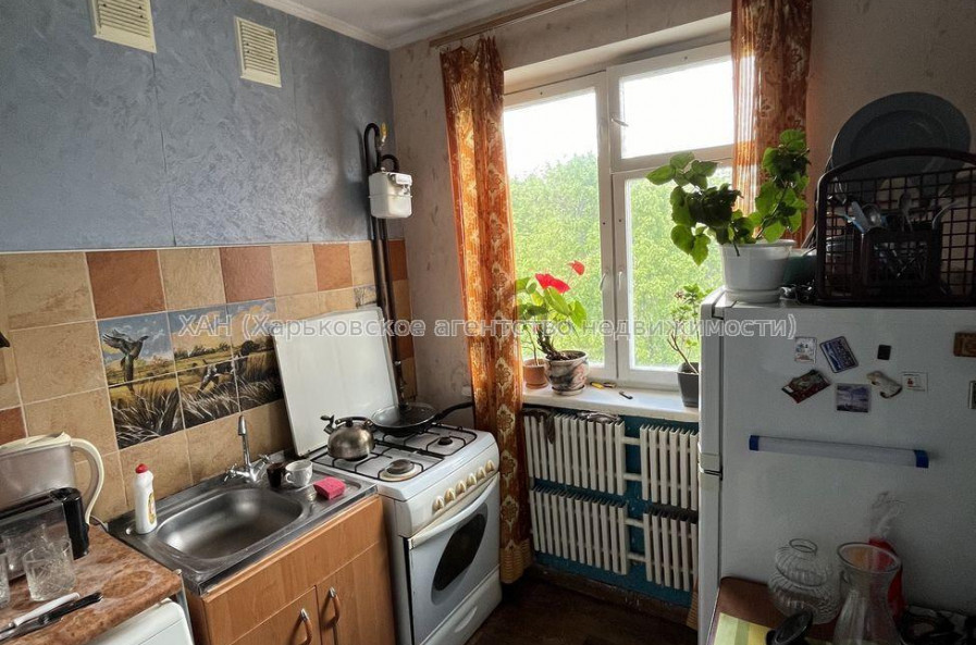 Продам квартиру, Познанская ул. , 2 кім., 44 м², косметический ремонт 