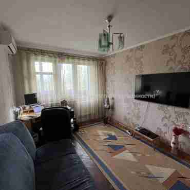 Продам квартиру, Познанская ул. , 2 кім., 44 м², косметический ремонт 